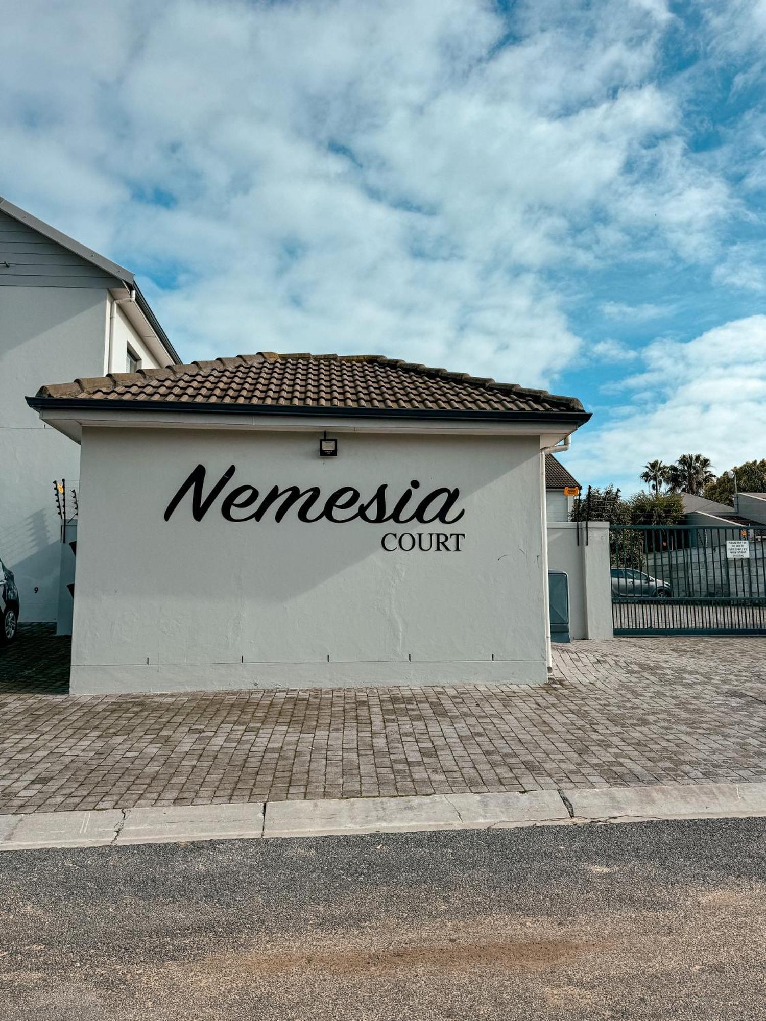 Apartamento Nemesia Court Durbanville Exterior foto