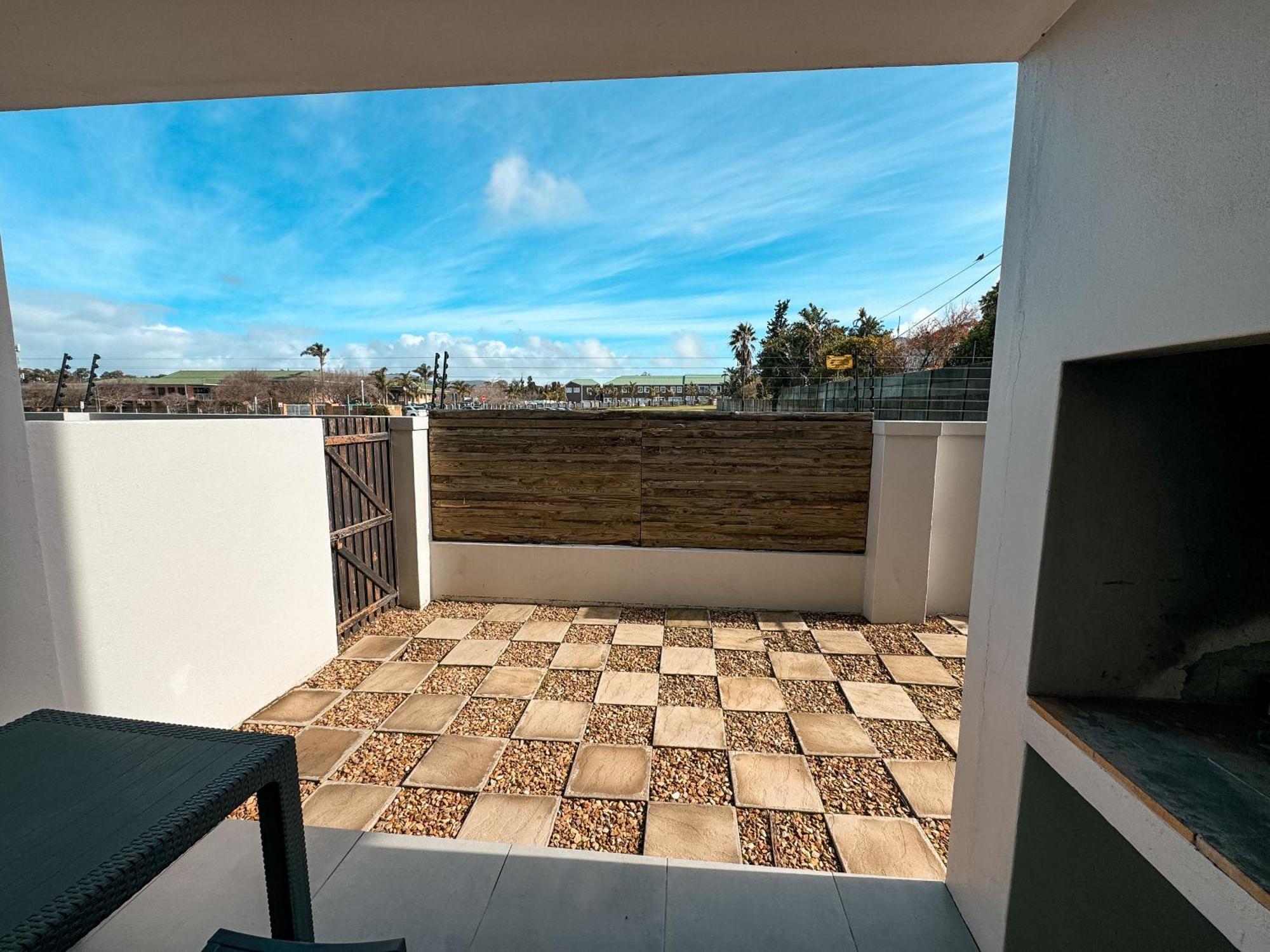 Apartamento Nemesia Court Durbanville Exterior foto