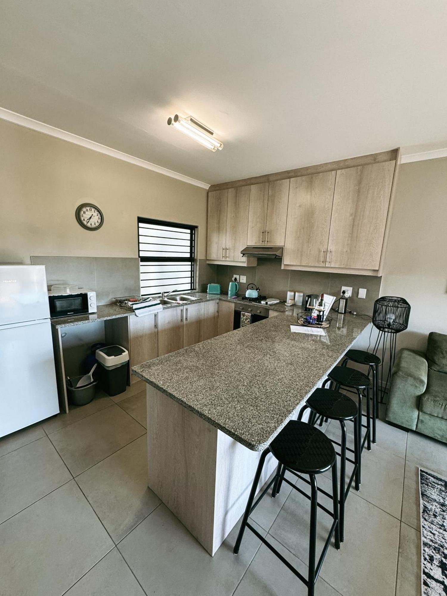 Apartamento Nemesia Court Durbanville Exterior foto