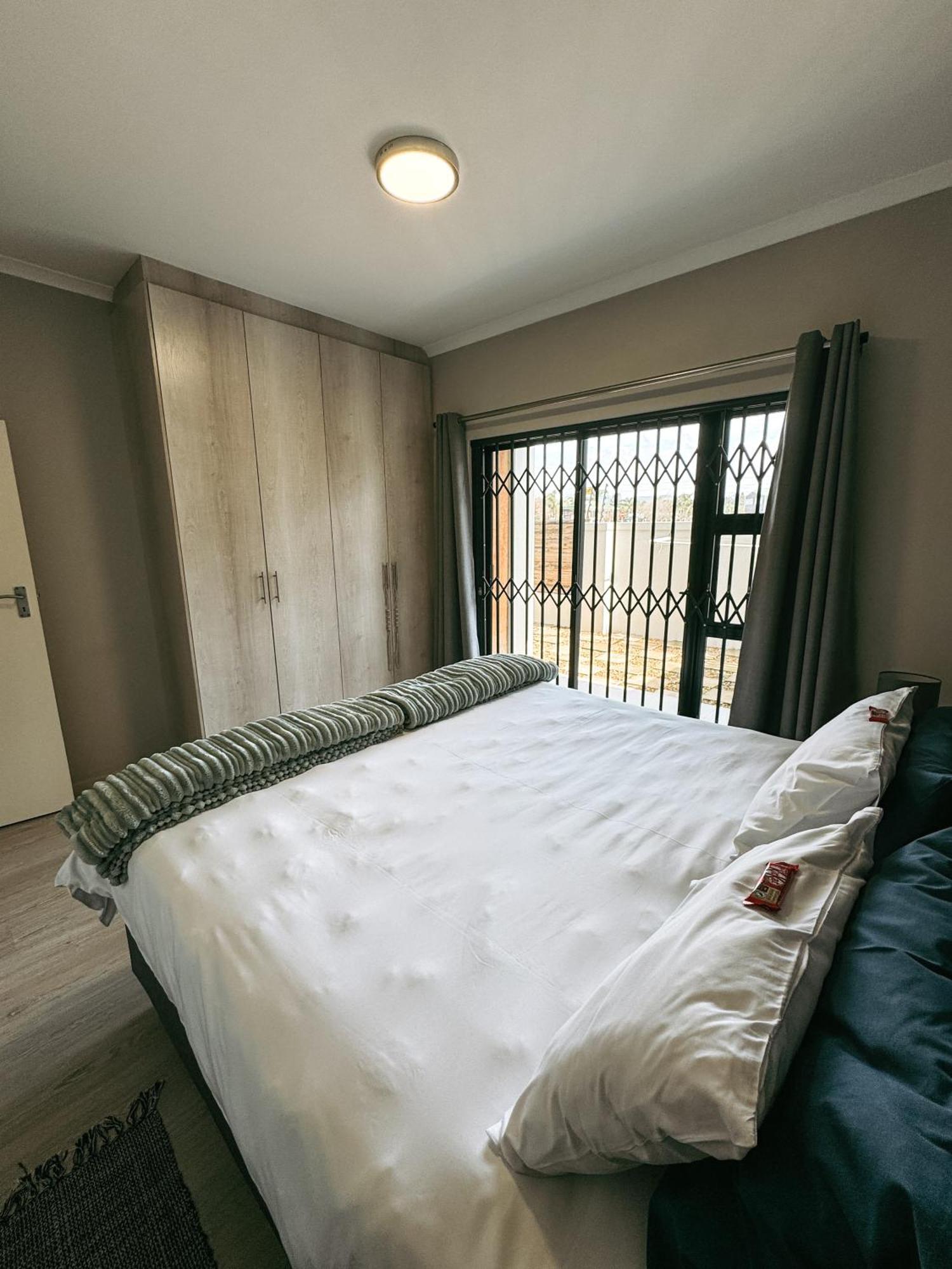 Apartamento Nemesia Court Durbanville Exterior foto
