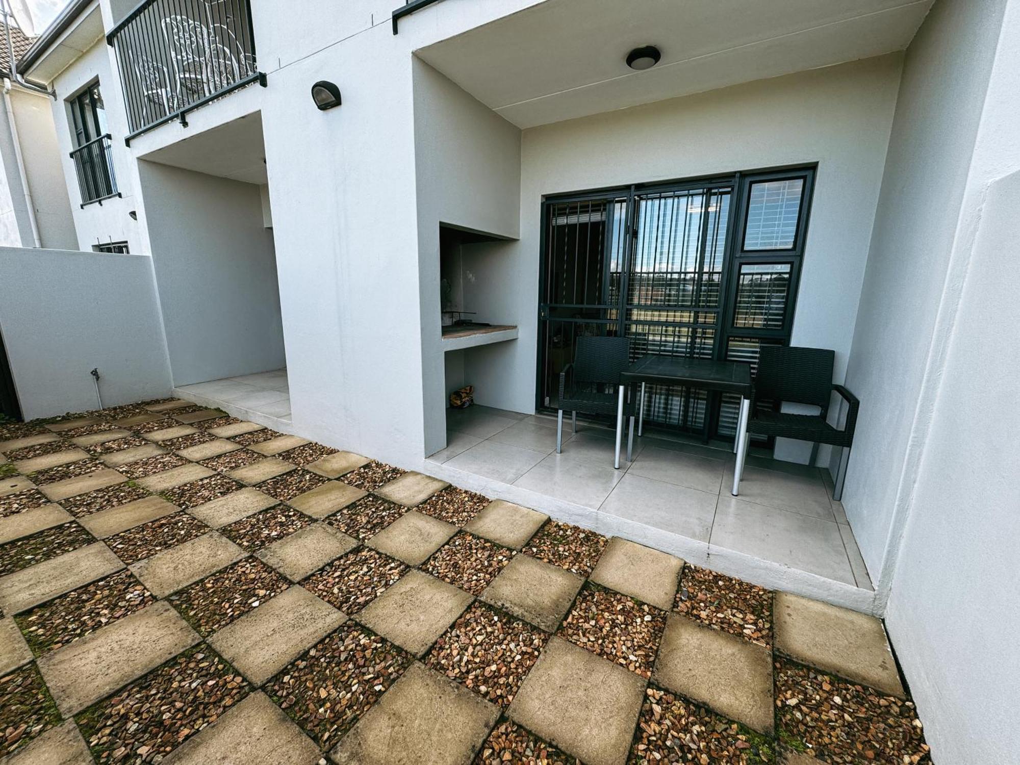 Apartamento Nemesia Court Durbanville Exterior foto